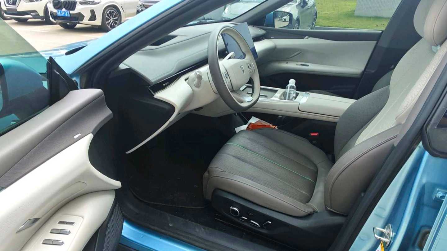 DEEPAL L07 2025 230Ultra Qiankun Intelligent Driving ADS SE Extended Range Editi