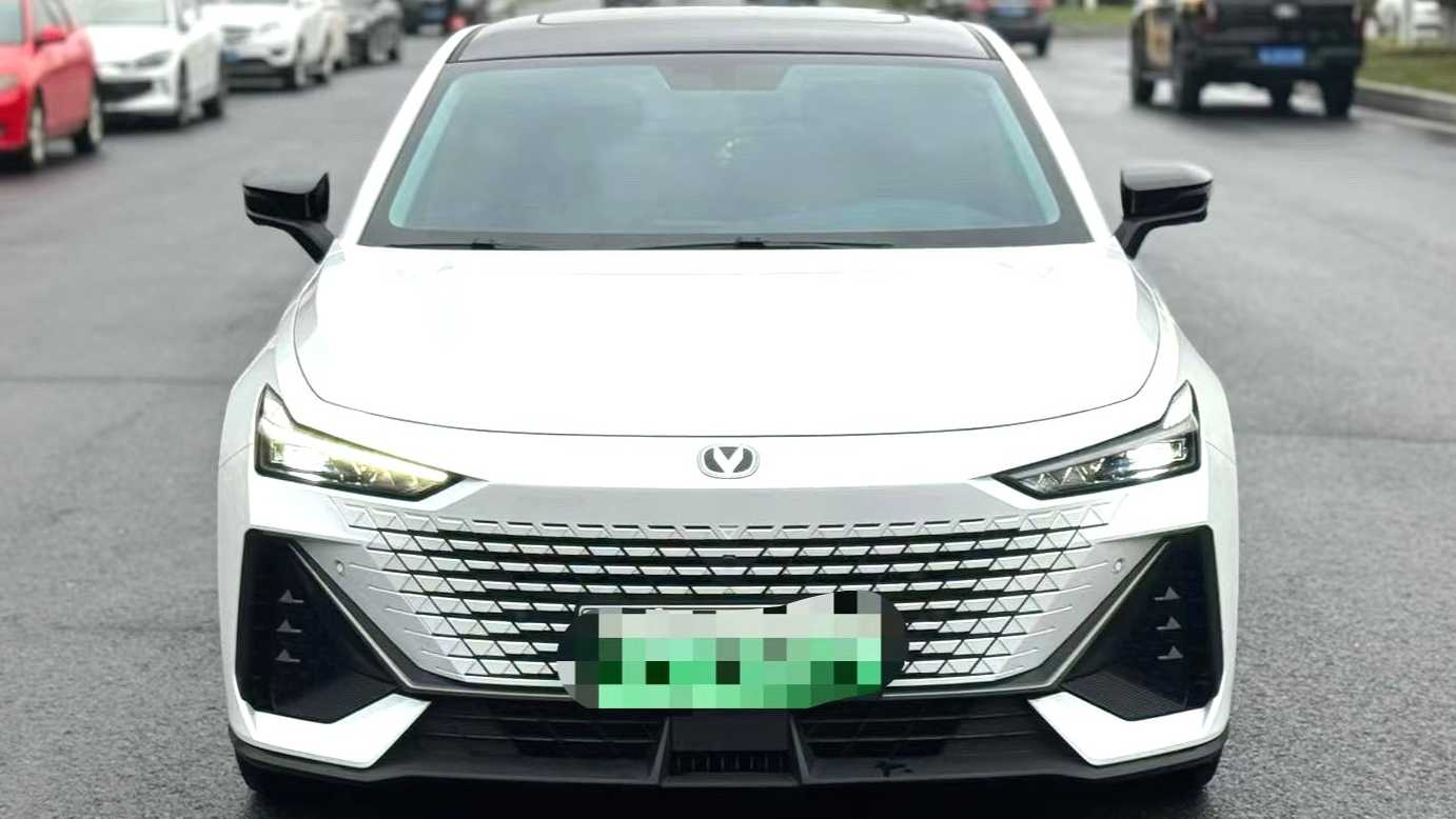 Changan UNI-V iDD‌ 2023 Smart iDD 1.5T 113km Smart Fun Edition (Fast Version)