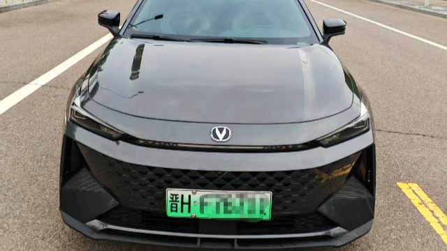 Changan UNI-V iDD‌ 2024 Blue Whale Intelligent Electric iDD 136km Smart Prestige Type