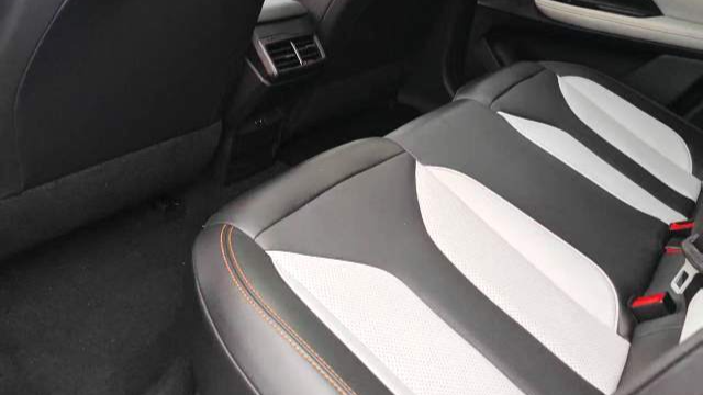 Changan UNI-V iDD‌ 2024 Blue Whale Intelligent Electric iDD 136km Smart Prestige Type