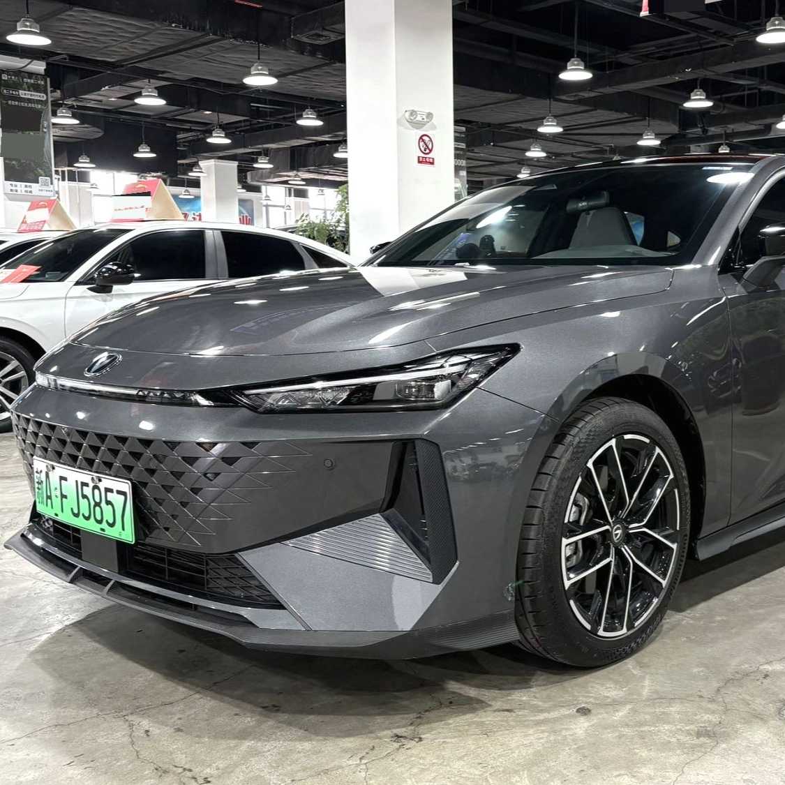 Changan UNI-V iDD‌ 2024 Blue Whale Intelligent Electric iDD 136km Smart Prestige Type Used Car