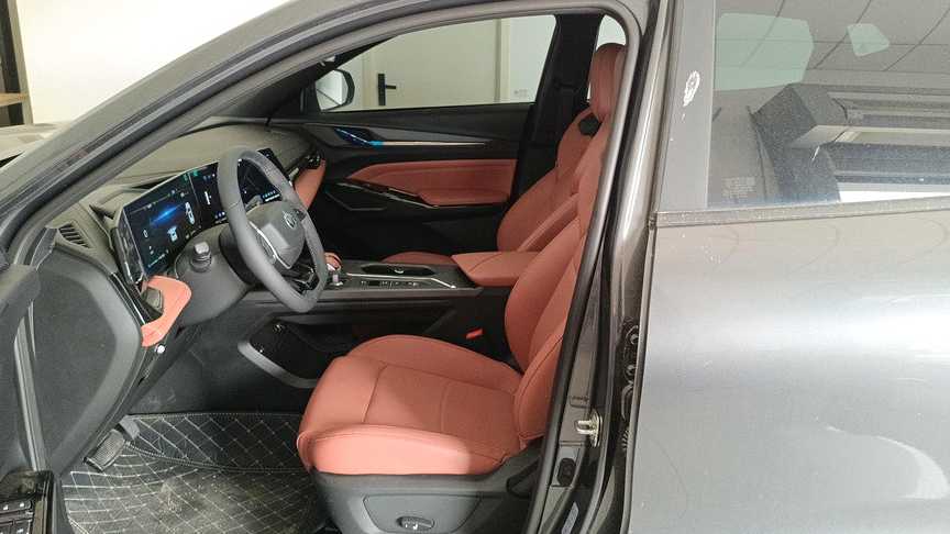 Changan X5 PLUS 2026 The second generation 1.5T surpasses PRO
