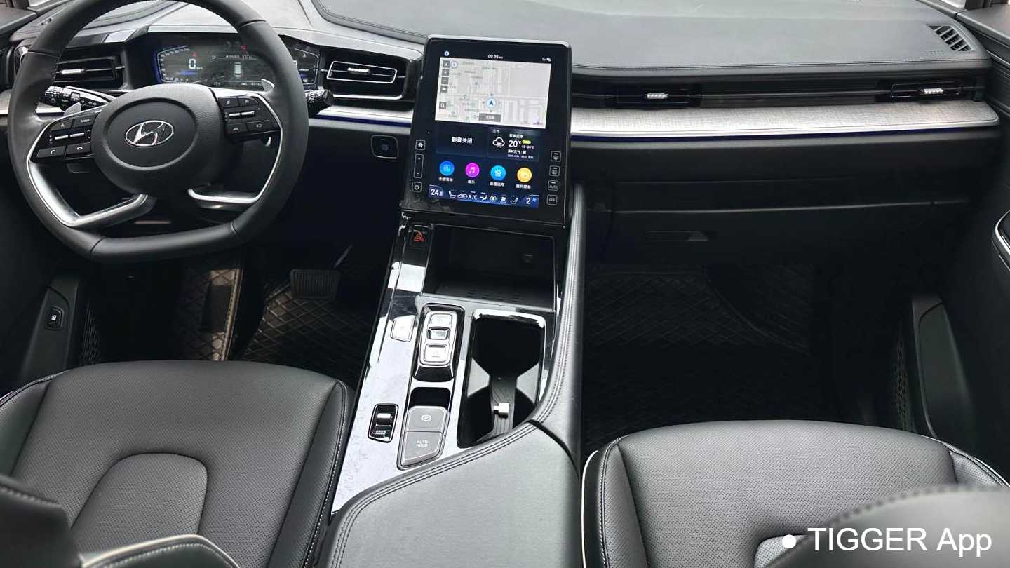 HYUNDAI Custo 2024 380TGDi LUX Premium Smart Love Premium Edition
