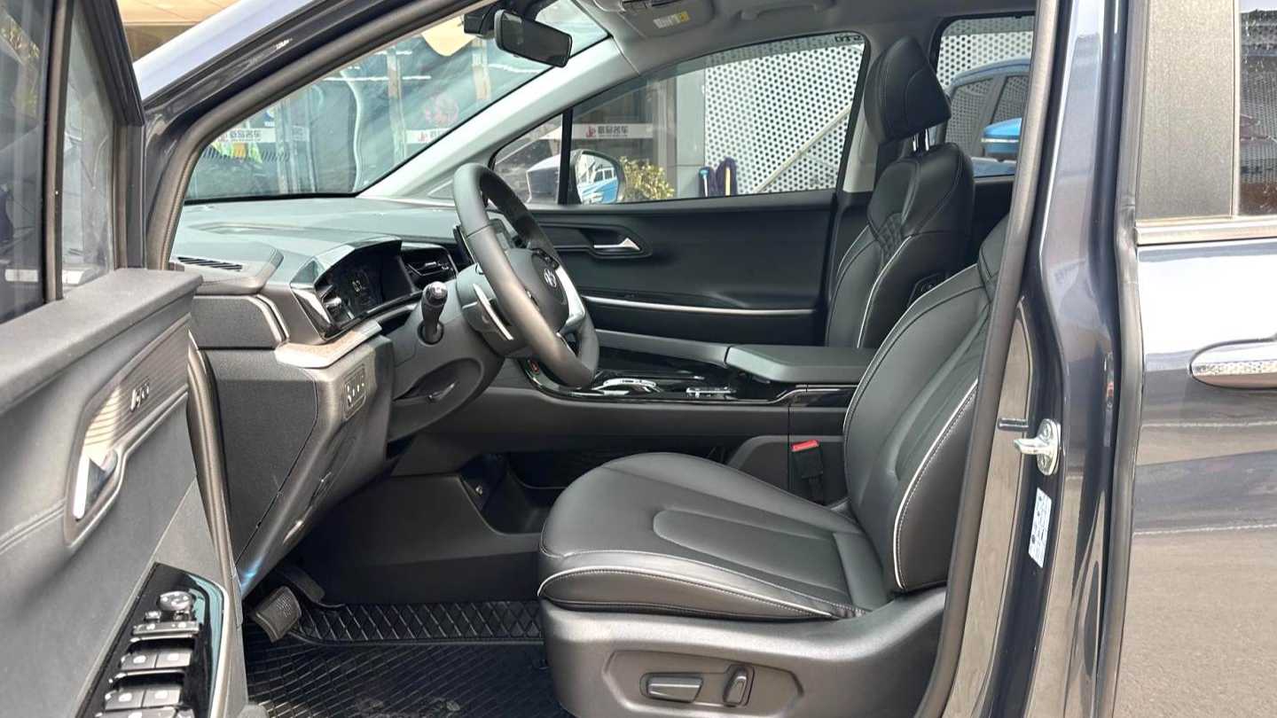 HYUNDAI Custo 2024 380TGDi LUX Premium Smart Love Premium Edition