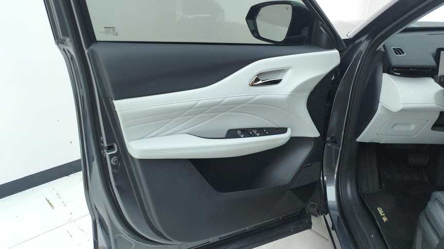 Changan UNI-Z PHEV‌ 2024 Blue Whale Intelligent iDD 125km Excellence Model