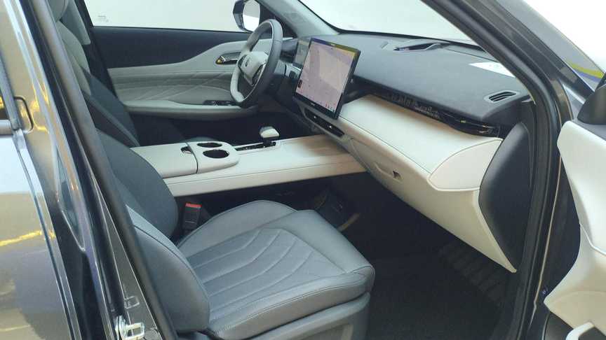 Changan UNI-Z PHEV‌ 2024 Blue Whale Intelligent iDD 125km Excellence Model