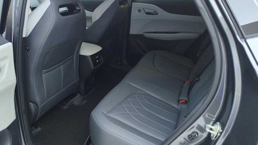 Changan UNI-Z PHEV‌ 2024 Blue Whale Intelligent iDD 125km Excellence Model