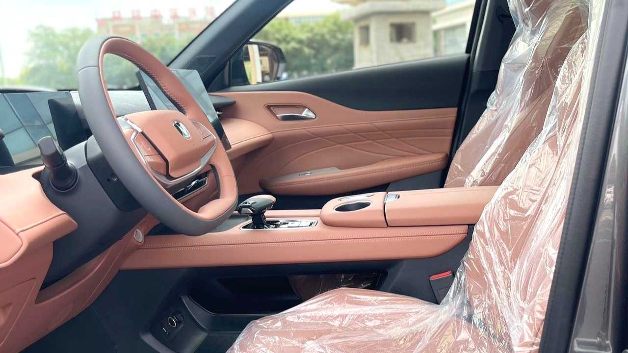 Changan UNI-Z PHEV‌ 2024 Blue Whale Intelligent iDD 125km Excellence Model