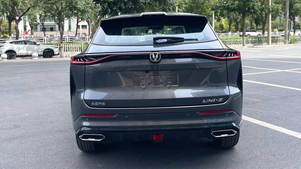 Changan UNI-Z PHEV‌ 2024 Blue Whale Intelligent iDD 125km Excellence Model