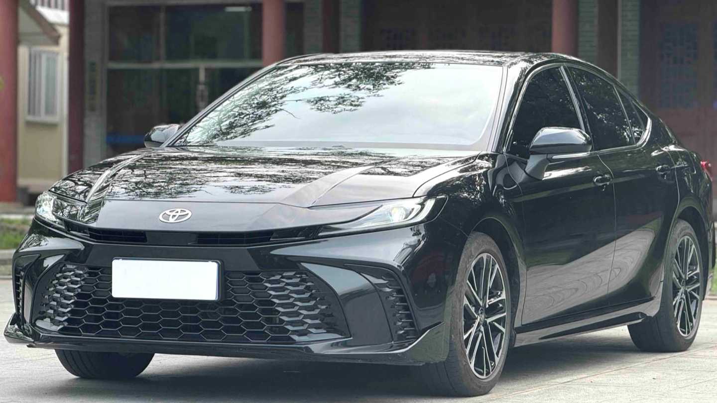 Toyota CAMRY 2026 Dual Engine 2.0 HSE Sports Lite Edition