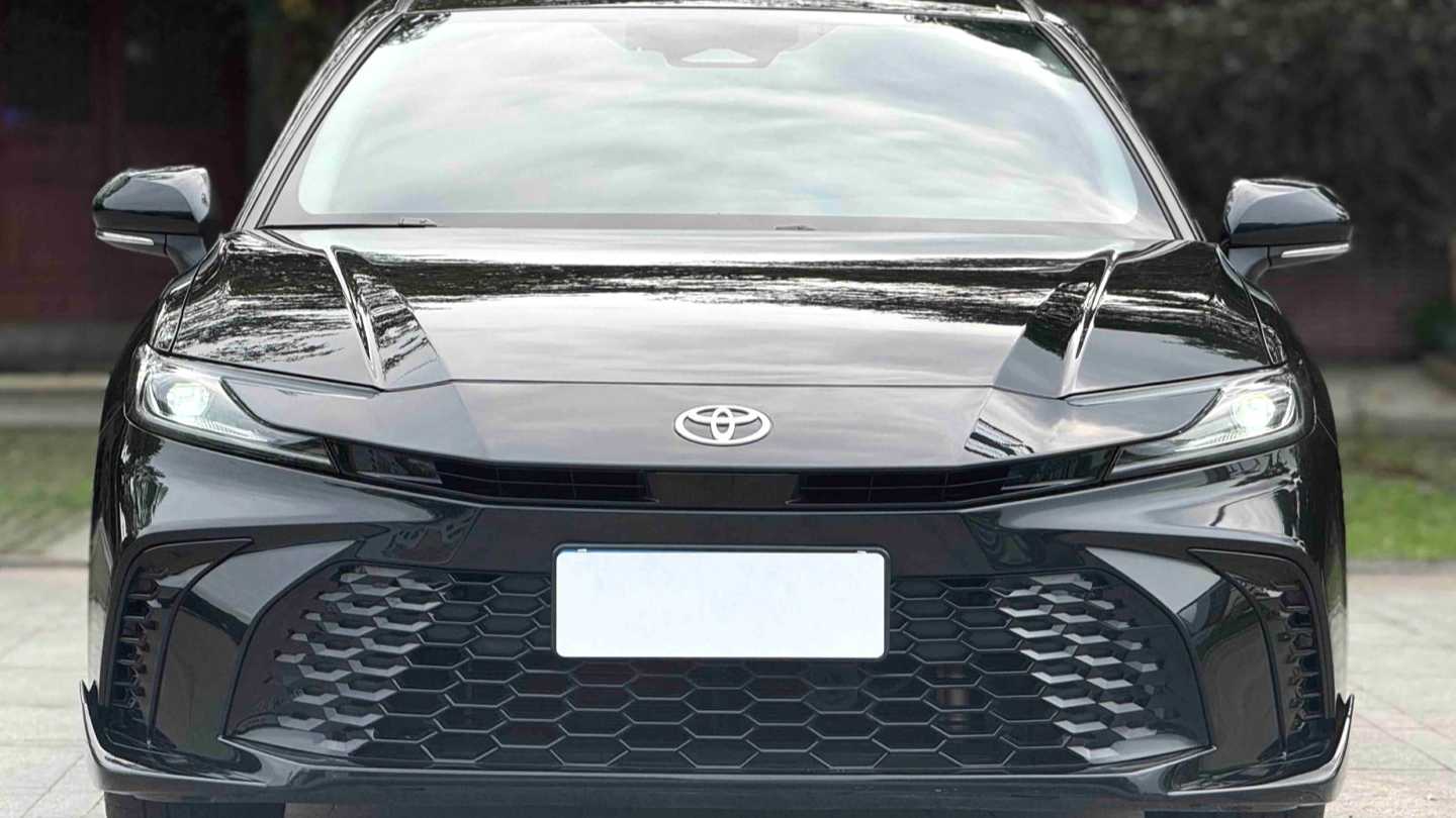 Toyota CAMRY 2026 Dual Engine 2.0 HSE Sports Lite Edition