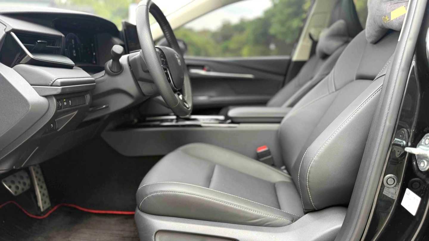 Toyota CAMRY 2026 Dual Engine 2.0 HSE Sports Lite Edition