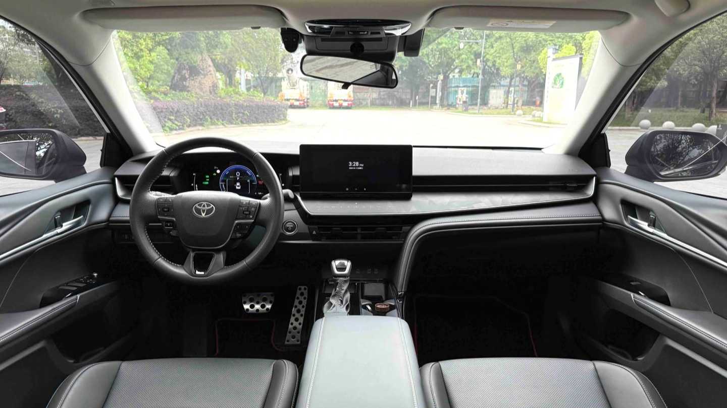 Toyota CAMRY 2026 Dual Engine 2.0 HSE Sports Lite Edition