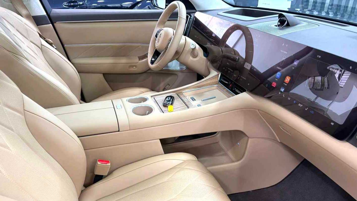 AITO M8 2025 Extended Range Max+Edition 53.4kWh 6-seater Edition