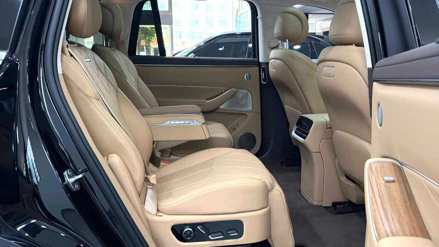 AITO M8 2025 Extended Range Max+Edition 53.4kWh 6-seater Edition