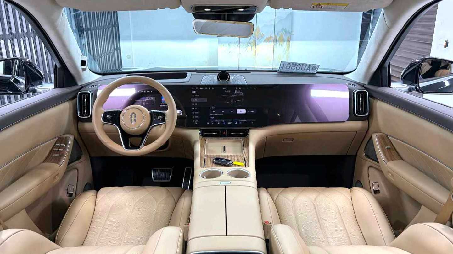 AITO M8 2025 Extended Range Max+Edition 53.4kWh 6-seater Edition