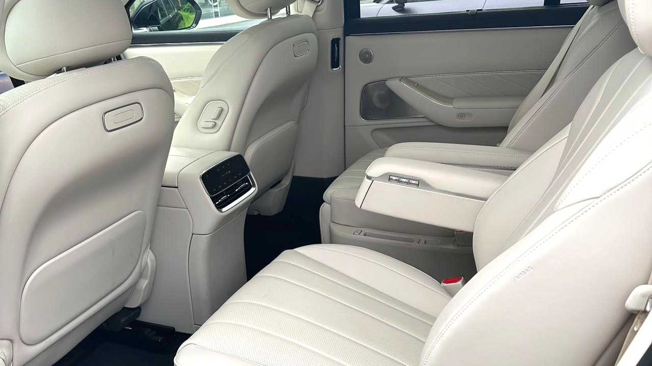 AITO M8 2025 Extended Range Ultra 53.4kWh 6-seater version