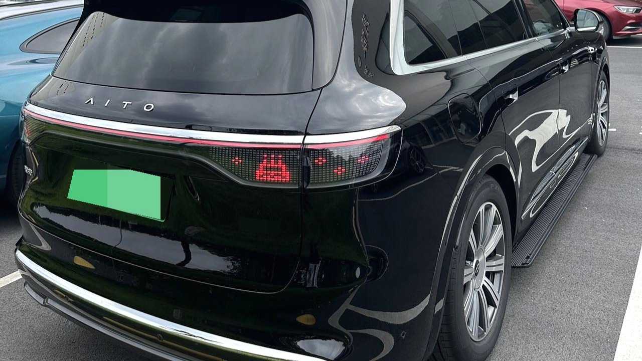 AITO M8 2025 Extended Range Ultra 53.4kWh 6-seater version