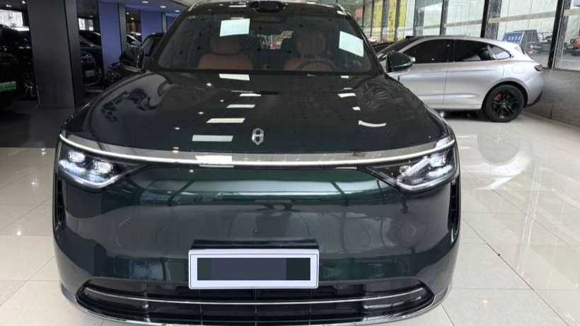AITO M8 2025 Extended Range Ultra 53.4kWh 6-seater version
