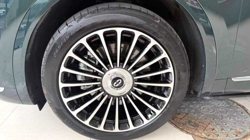 AITO M8 2025 Extended Range Ultra 53.4kWh 6-seater version