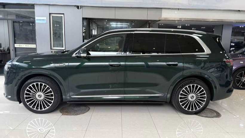 AITO M8 2025 Extended Range Ultra 53.4kWh 6-seater version