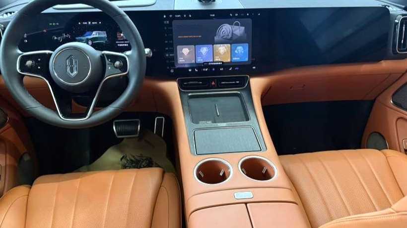 AITO M8 2025 Extended Range Ultra 53.4kWh 6-seater version