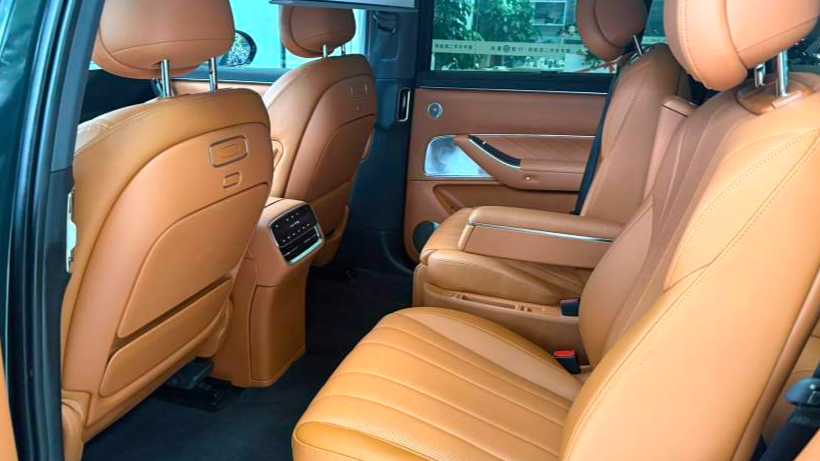 AITO M8 2025 Extended Range Ultra 53.4kWh 6-seater version