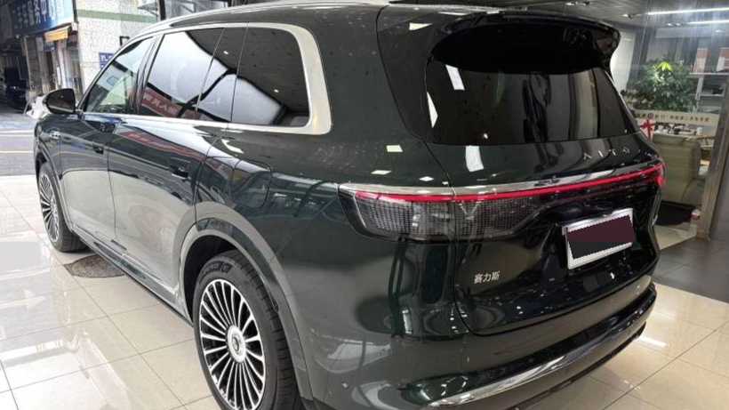 AITO M8 2025 Extended Range Ultra 53.4kWh 6-seater version