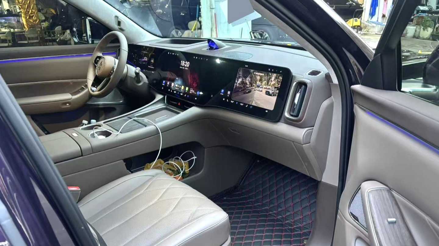 AITO M8 2025 Extended Range Max+Edition 53.4kWh 6-seater Edition