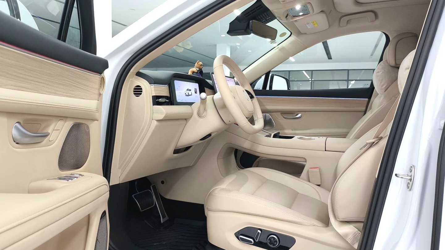AITO M5 2025 Extended Range Ultra Rear Drive Edition
