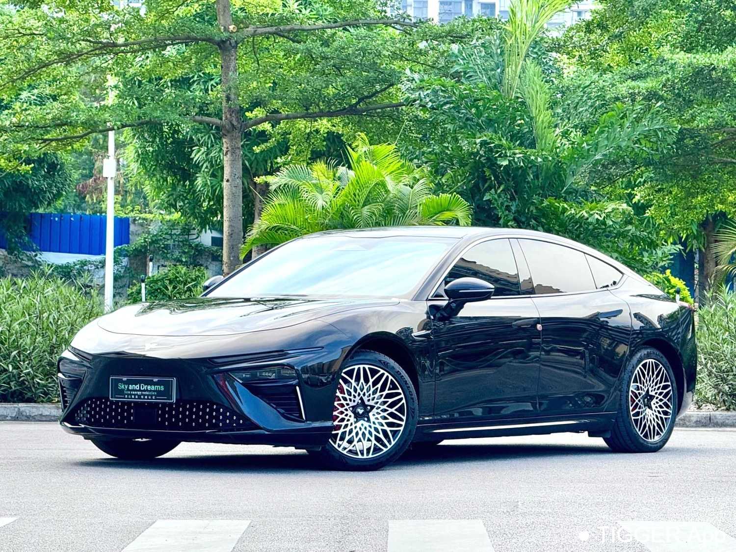 Подержанный NETA S 2022 Pure electric 715km rear wheel drive large version