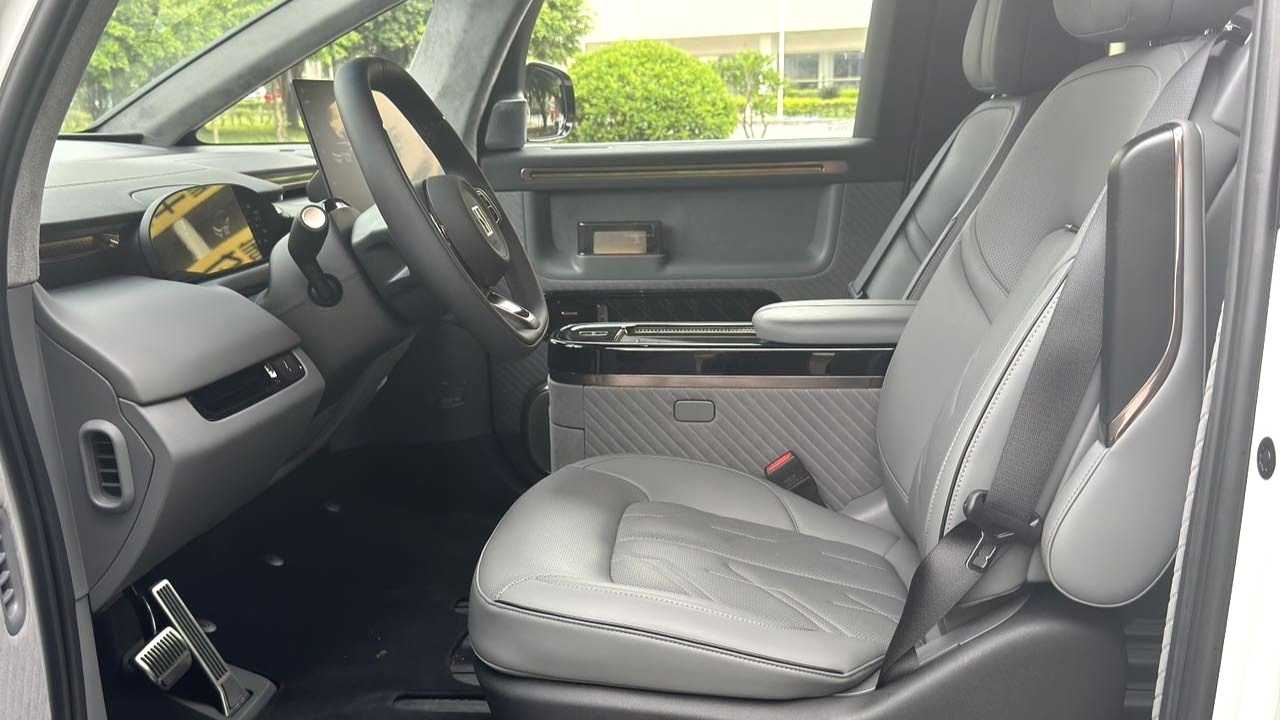 ZEEKR MIX 2025 Intelligent Driving Edition