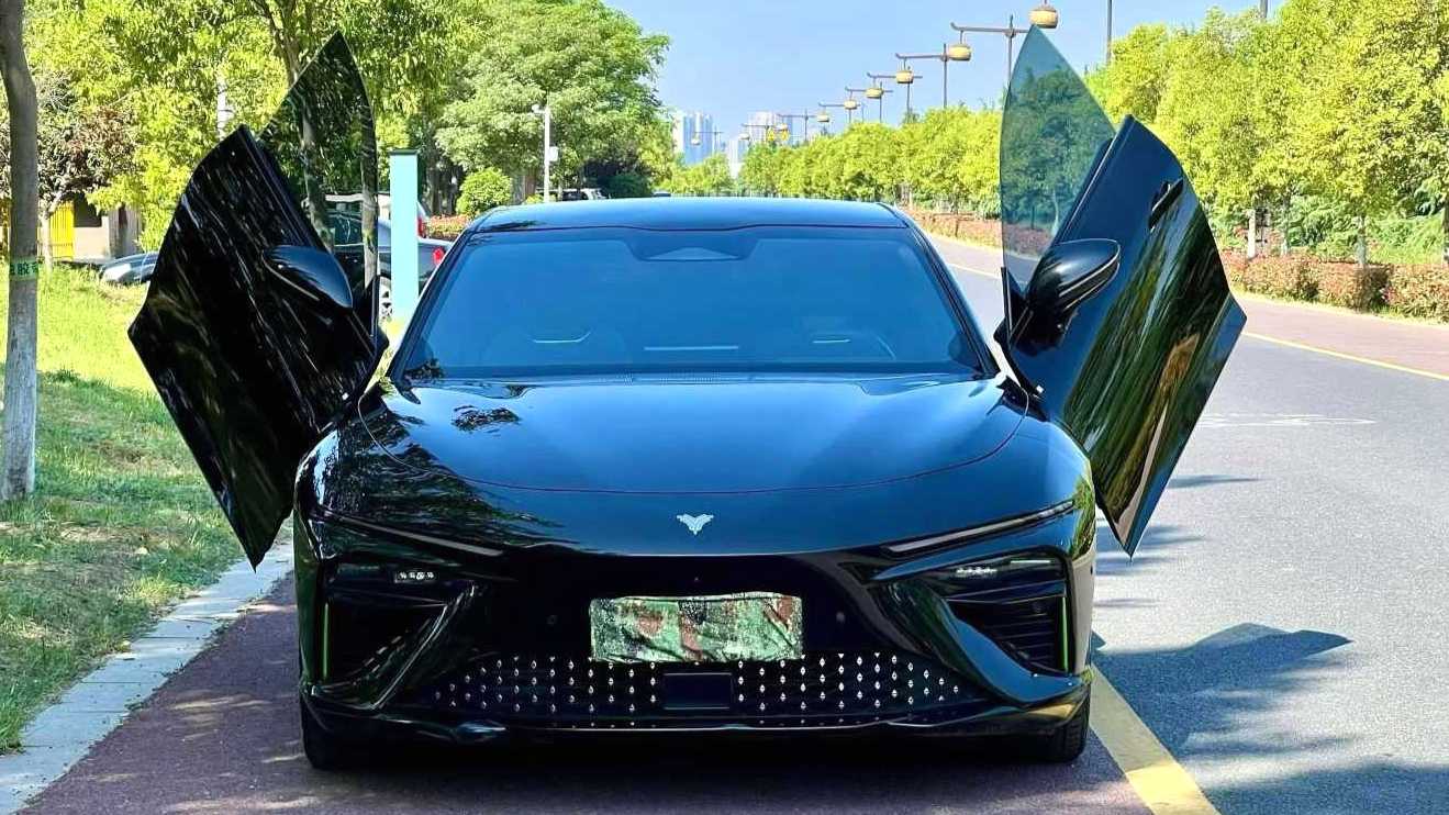 NETA S 2022 Pure electric 650km four-wheel drive Yaoshi Edition