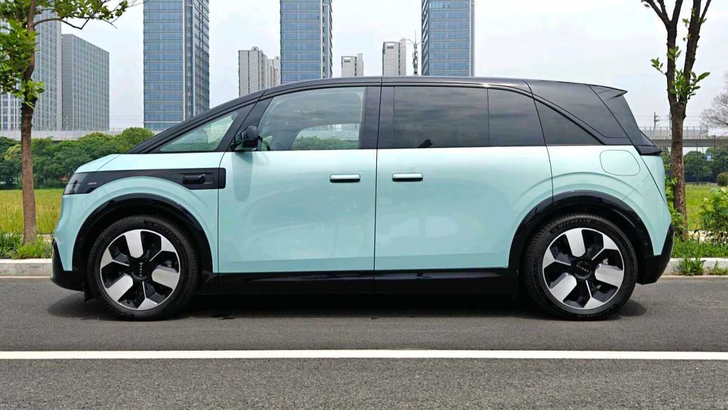 ZEEKR MIX 2025 Intelligent Driving Edition