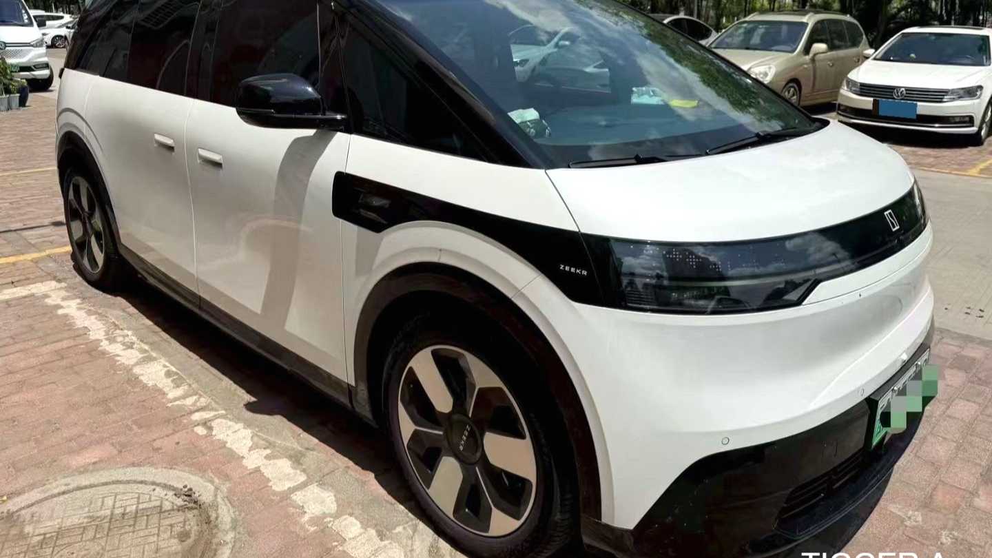 ZEEKR MIX 2025 Intelligent Driving Edition