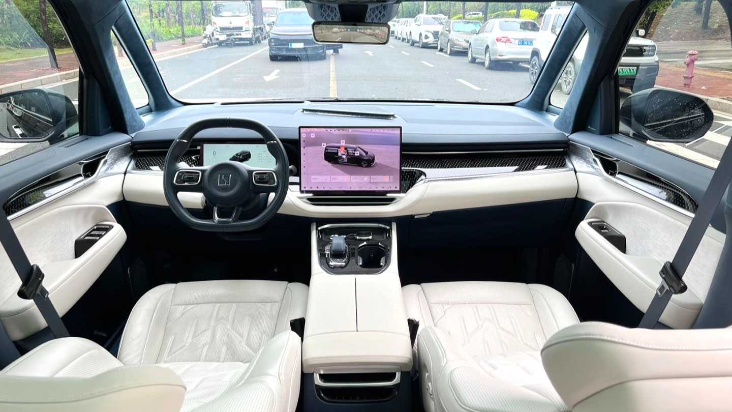 ZEEKR 009 2024 Seven aisle version 108kWh