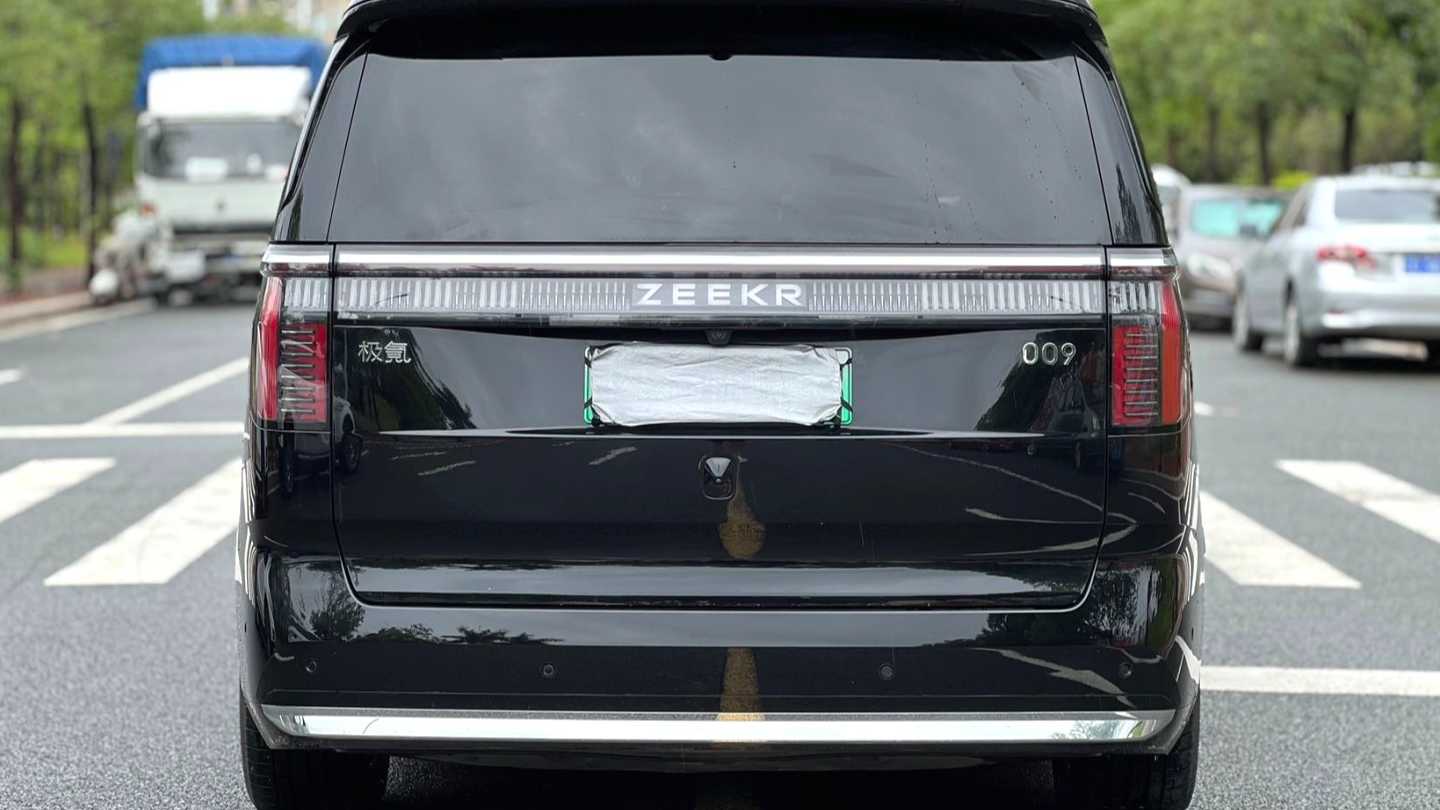 ZEEKR 009 2024 Seven aisle version 108kWh