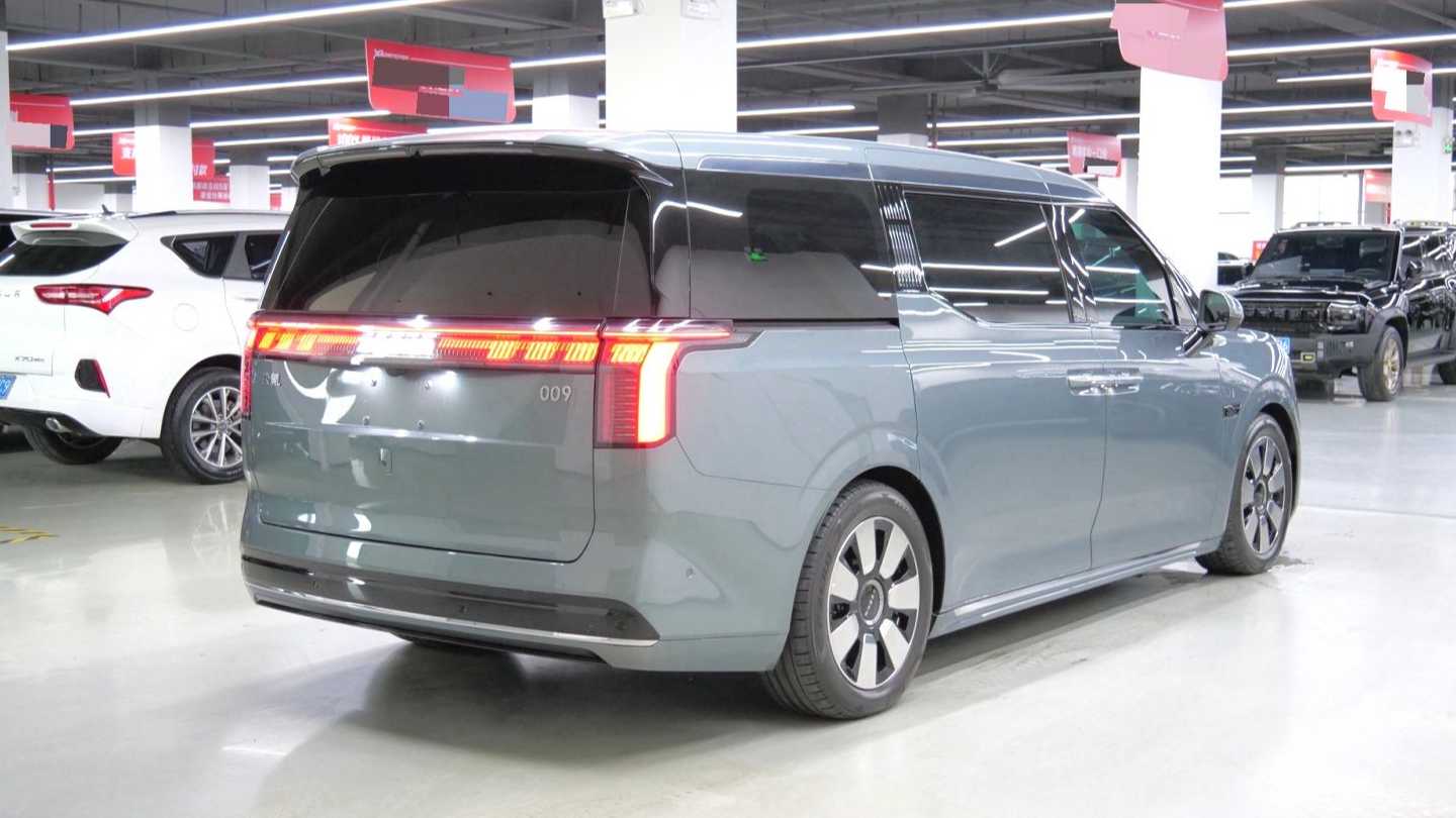 ZEEKR 009 2024 Six seat executive version four-wheel drive 108kWh