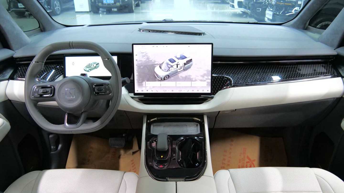 ZEEKR 009 2024 Six seat executive version four-wheel drive 108kWh