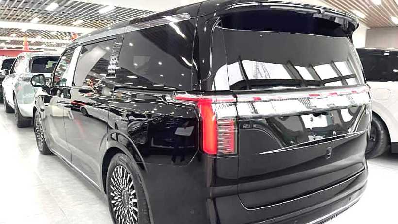ZEEKR 009 2024 Six seat executive version four-wheel drive 108kWh