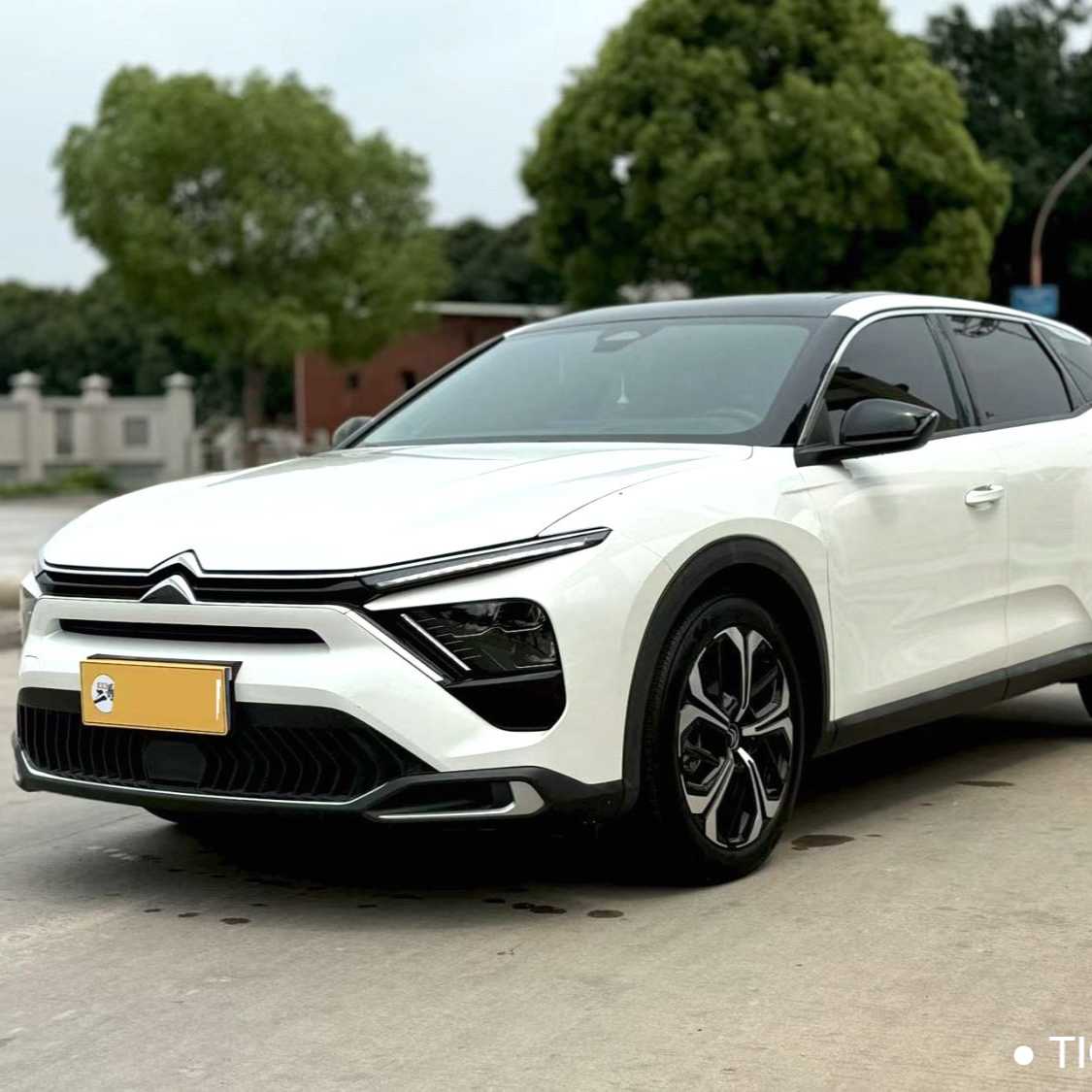 Citroën‌ Citroën C5 X 2022 1.6T FM version Подержанный автомобиль
