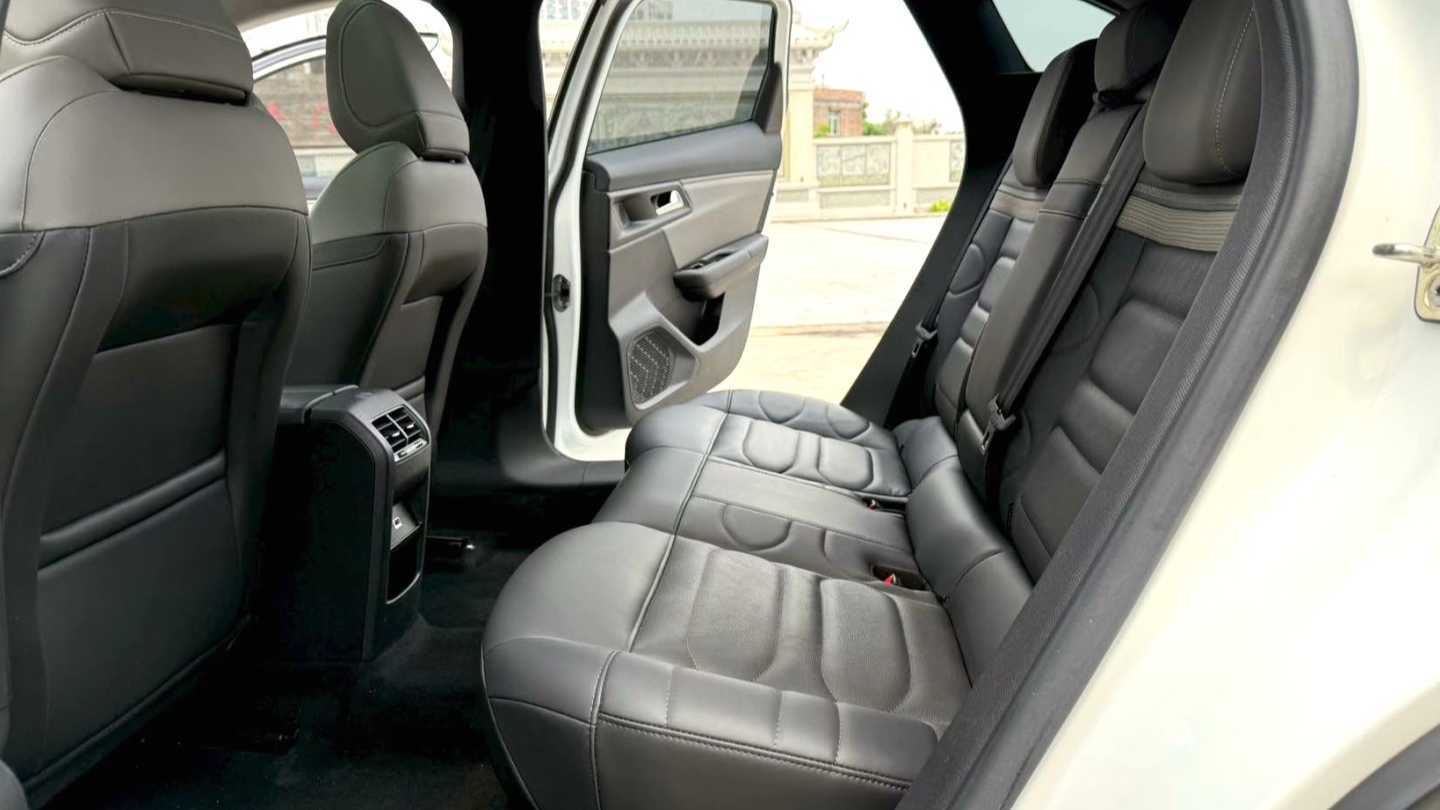 Citroën‌ Citroën C5 X 2022 1.6T FM version