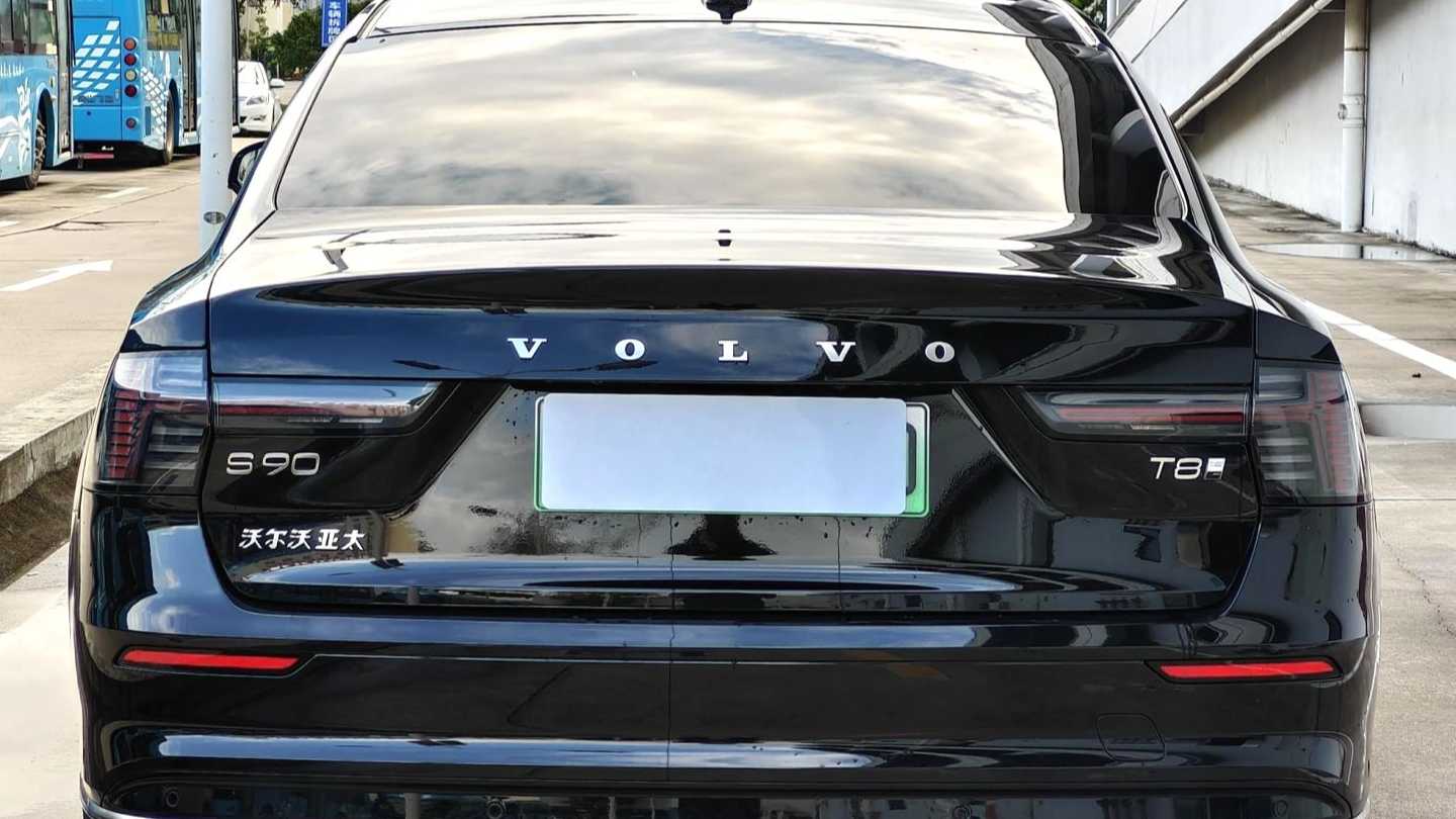 VOLVO China S90 2026 T8 Plug in hybrid power 4WD Long range intelligent luxury