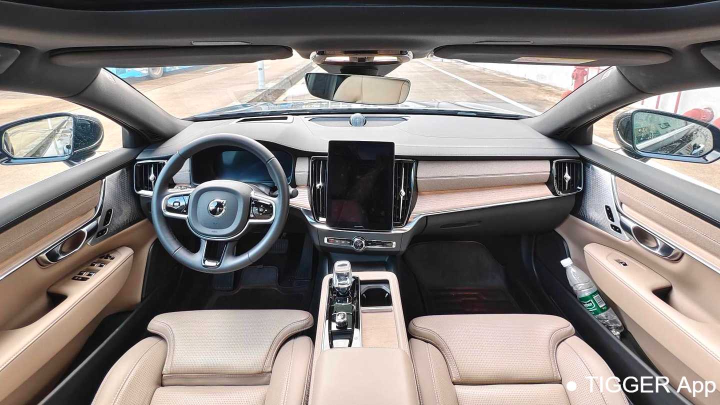 VOLVO China S90 2026 T8 Plug in hybrid power 4WD Long range intelligent luxury