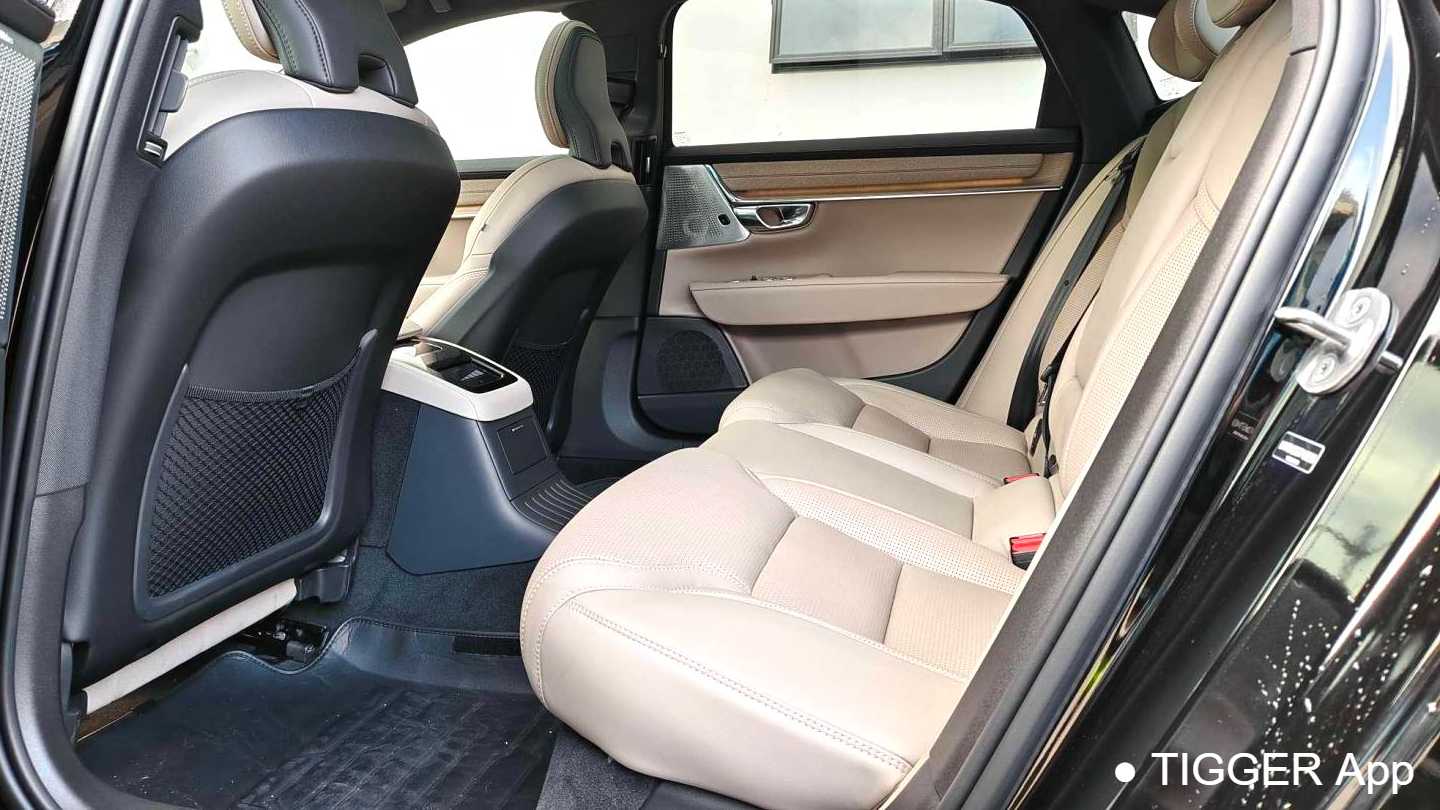 VOLVO China S90 2026 T8 Plug in hybrid power 4WD Long range intelligent luxury