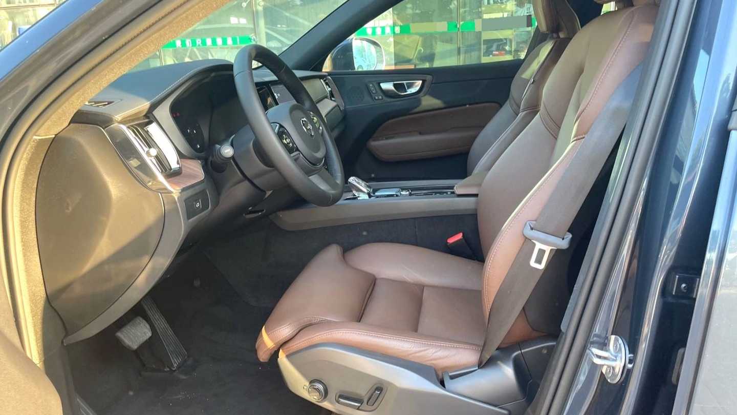 VOLVO China XC60 2023 B5 4WD Intelligent Yuan Luxury Edition
