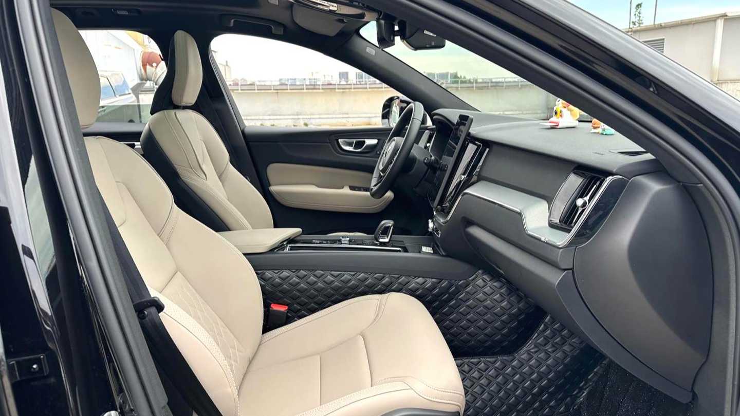 VOLVO China XC60 2026 B5 4WD Intelligent Luxury Edition