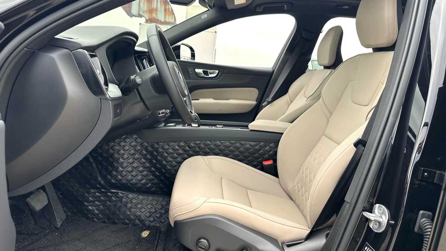 VOLVO China XC60 2026 B5 4WD Intelligent Luxury Edition