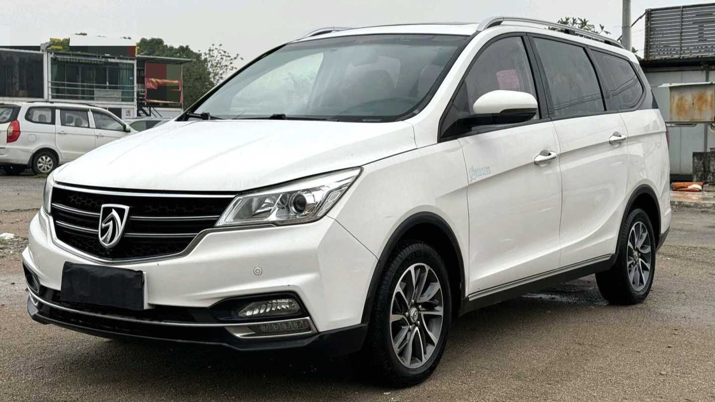 BAOJUN 730 2019 1.5T DCT flagship 7-seater national V