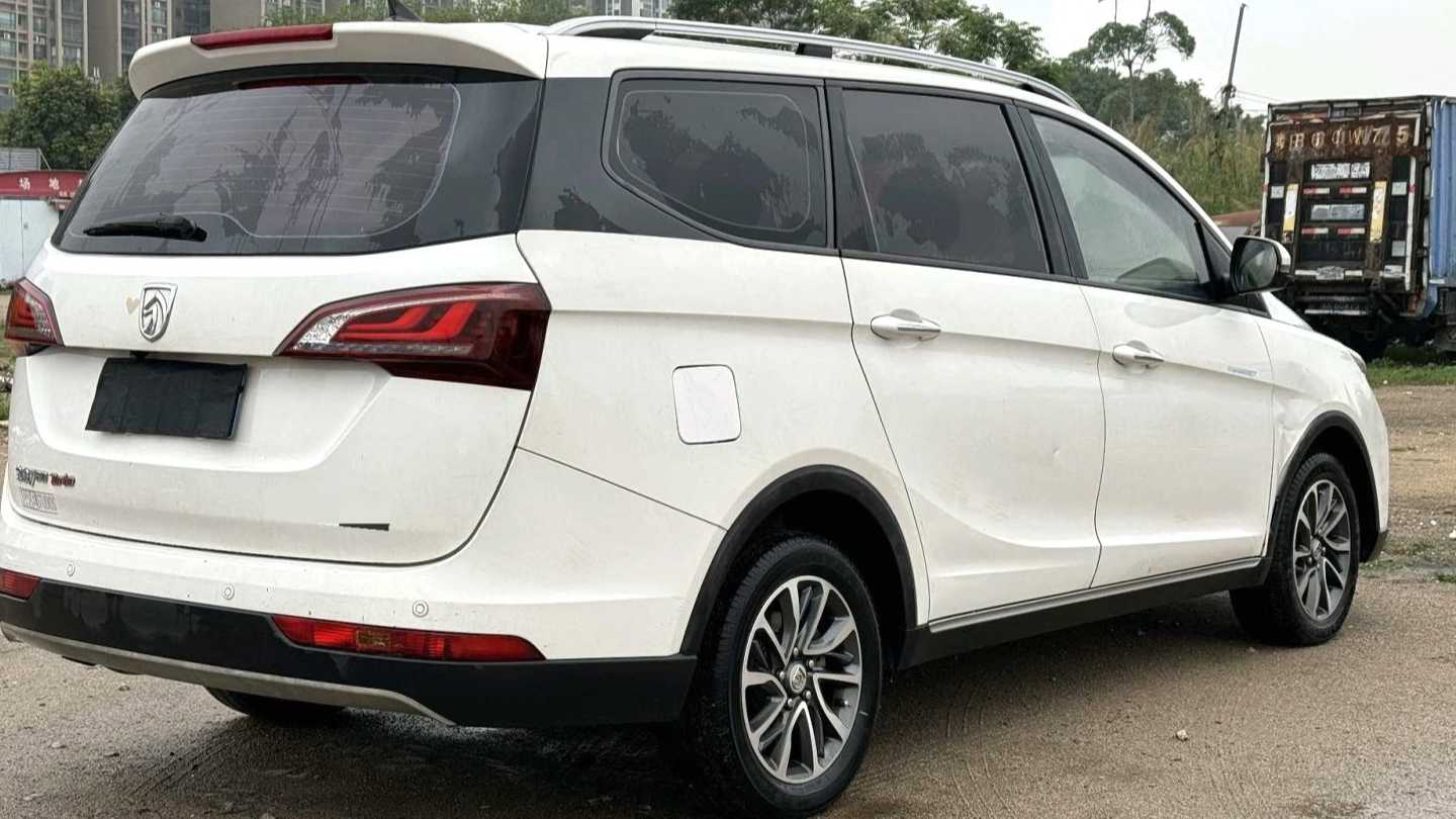 BAOJUN 730 2019 1.5T DCT flagship 7-seater national V